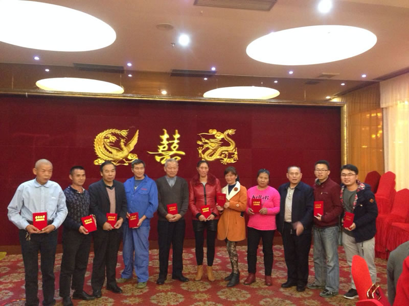 积极投身救灾复产活动